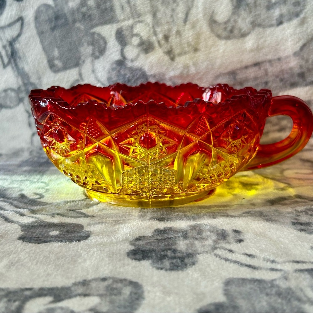 Stunning Vintage L.E. Smith Amberina Carnival Glass Handled Bowl - Red & Yellow